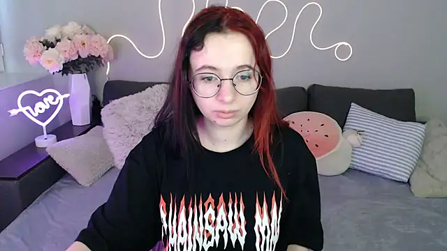 Mini Diva online show from November 5, 2025, 9:12 am