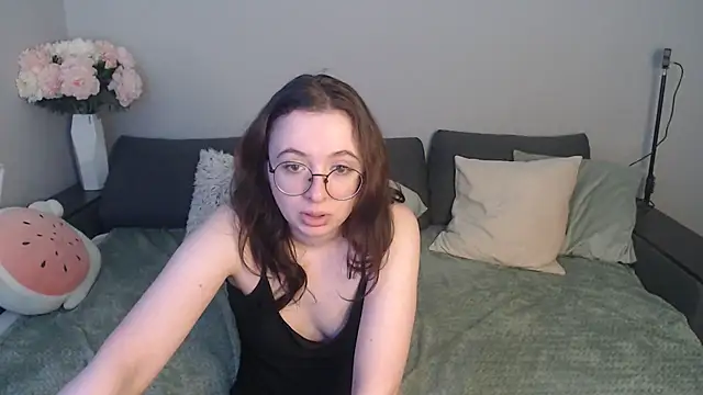 Mini Diva online show from March 21, 2025, 9:12 am