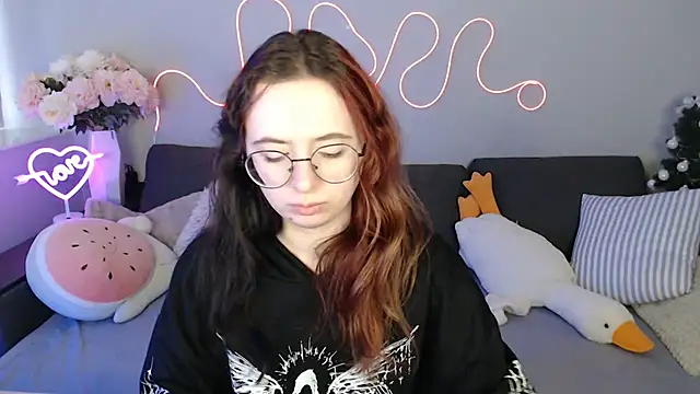 Mini Diva online show from February 17, 2026, 9:06 am