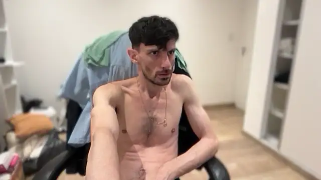 nicolaaaaas online show from November 24, 2025, 7:19 am