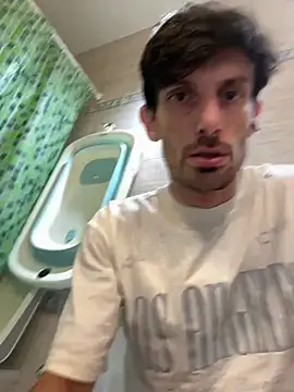 nicolaaaaas online show from February 4, 2026, 3:56 am