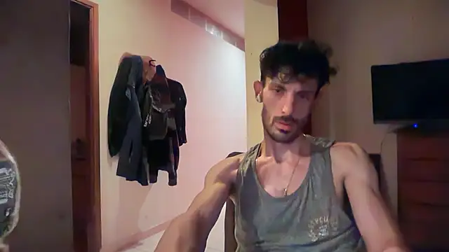 nicolaaaaas online show from December 17, 2025, 7:46 am