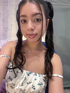 Snapshot of AliceJovovich chatting on January 3, 2025, 6:35 pm AliceJovovich online show from January 3, 2025, 6:35 pm