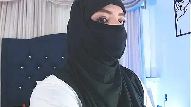 Snapshot of Uzra_hayed chatting on February 25, 2025, 7:38 pm Uzra hayed online show from February 25, 2025, 7:38 pm