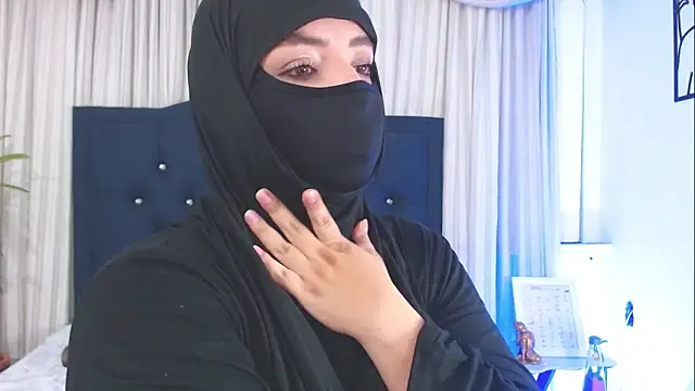 Snapshot of Uzra_hayed chatting on February 28, 2025, 10:28 pm Uzra hayed online show from February 28, 2025, 10:28 pm