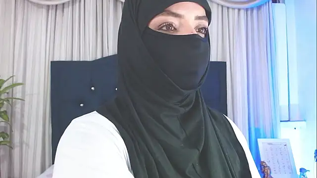 Snapshot of Uzra_hayed chatting on February 25, 2025, 10:42 pm Uzra hayed online show from February 25, 2025, 10:42 pm