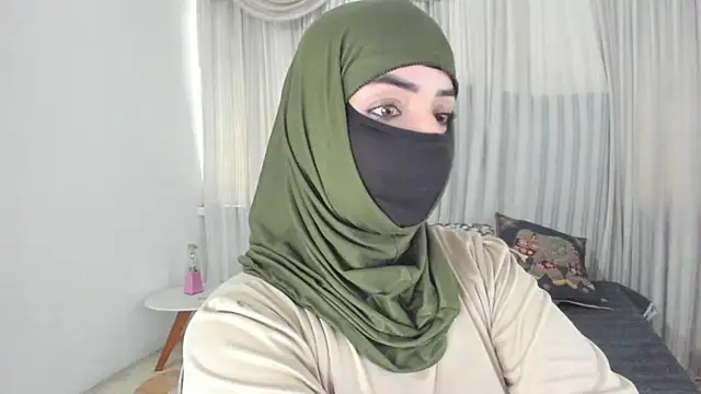 Snapshot of Uzra_hayed chatting on May 11, 2026, 4:04 pm Uzra hayed online show from May 11, 2026, 4:04 pm