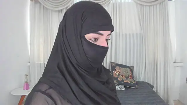 Snapshot of Uzra_hayed chatting on May 13, 2026, 1:18 pm Uzra hayed online show from May 13, 2026, 1:18 pm