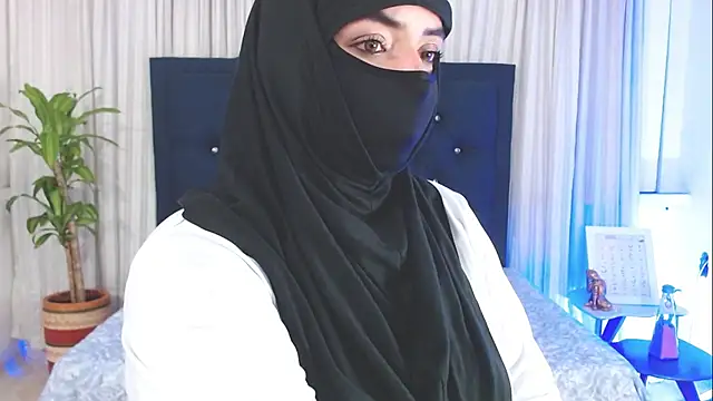 Snapshot of Uzra_hayed chatting on March 4, 2025, 10:38 pm Uzra hayed online show from March 4, 2025, 10:38 pm