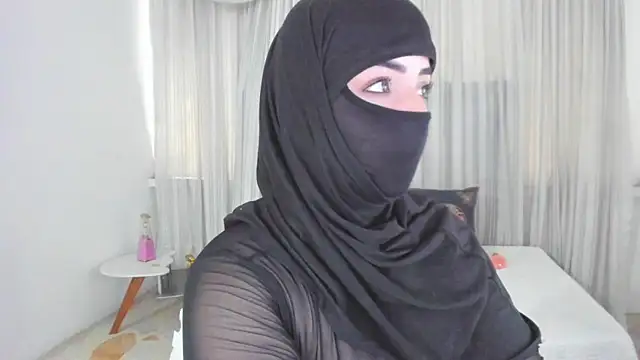 Snapshot of Uzra_hayed chatting on May 7, 2026, 2:20 pm Uzra hayed online show from May 7, 2026, 2:20 pm