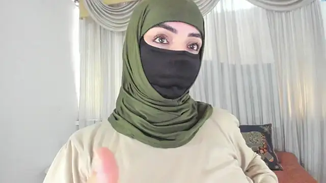 Snapshot of Uzra_hayed chatting on April 20, 2026, 1:56 pm Uzra hayed online show from April 20, 2026, 1:56 pm