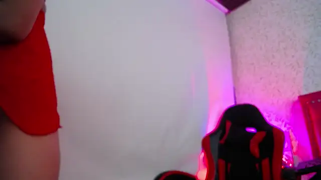 luly pink online show from November 28, 2025, 4:01 am