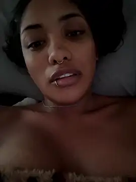 VictoireFeller online show from January 13, 2026, 1:15 pm