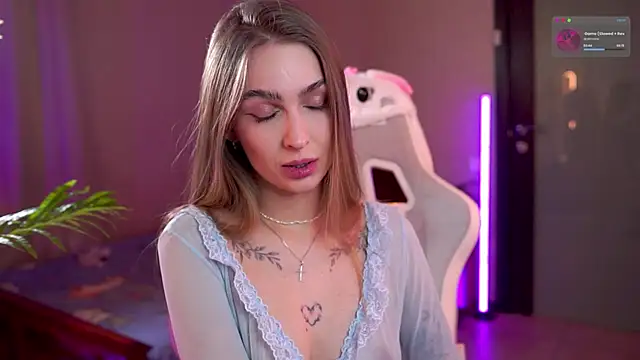 Kamila icee online show from February 4, 2026, 10:05 pm