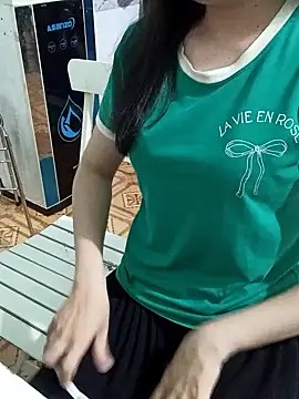 Ngocnhi2k online show from February 22, 2025, 4:51 pm