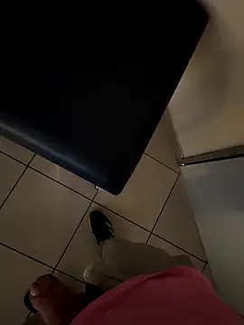 onbifeet online show from March 11, 2026, 4:01 pm