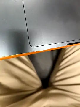 onbifeet online show from January 18, 2026, 5:49 pm