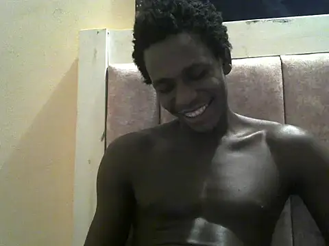 Snapshot of Bigras0011 chatting on June 20, 2026, 4:23 pm Bigras0011 online show from June 20, 2026, 4:23 pm