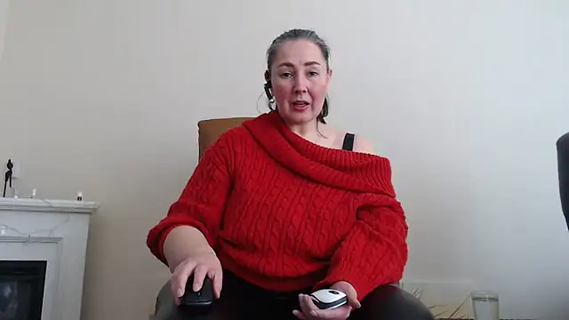 Snapshot of MilfGina chatting on February 8, 2025, 12:50 pm MilfGina online show from February 8, 2025, 12:50 pm