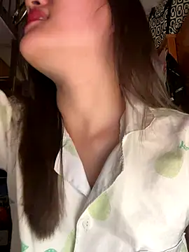 Krixxi22 online show from November 4, 2025, 3:05 pm