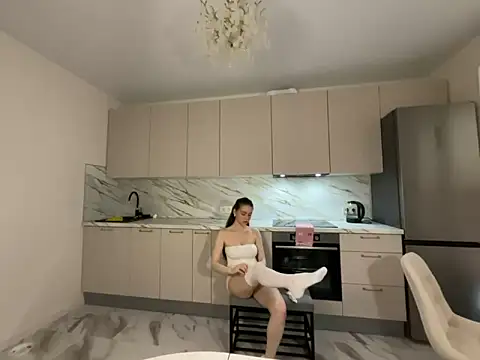 winter  sun online show from February 27, 2026, 1:11 pm