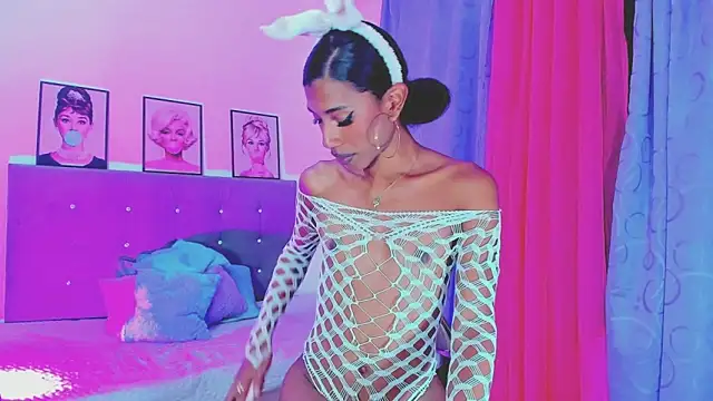 Kimberly thompsom online show from January 22, 2025, 10:48 pm