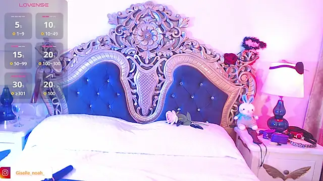 Giselle Noah online show from September 18, 2025, 8:56 pm