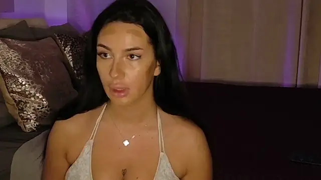 Snapshot of LuanaDess chatting on February 27, 2026, 5:13 pm LuanaDess online show from February 27, 2026, 5:13 pm