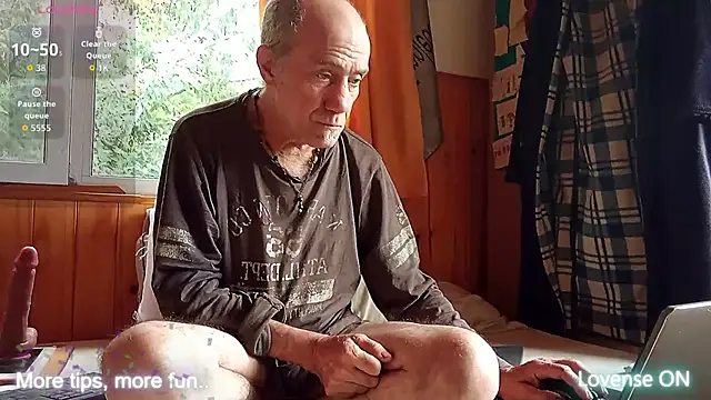 Snapshot of papifacu chatting on November 11, 2025, 12:33 pm papifacu online show from November 11, 2025, 12:33 pm