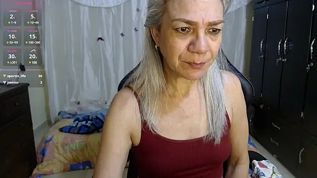 Snapshot of Giorgia_xue53 chatting on March 6, 2025, 5:24 am Giorgia xue53 online show from March 6, 2025, 5:24 am