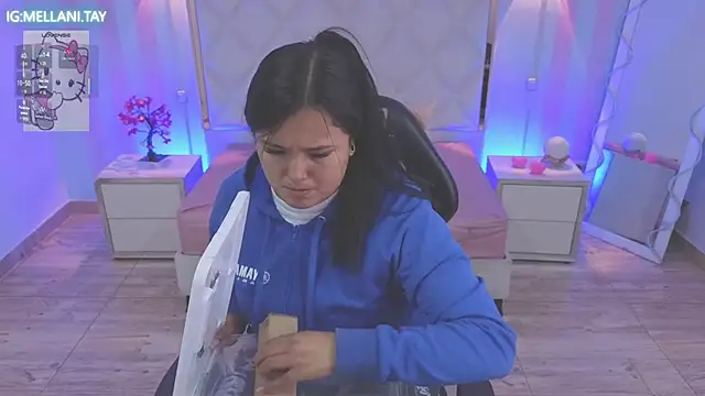 Snapshot of Mellani_tay chatting on March 5, 2026, 3:14 am Mellani tay online show from March 5, 2026, 3:14 am