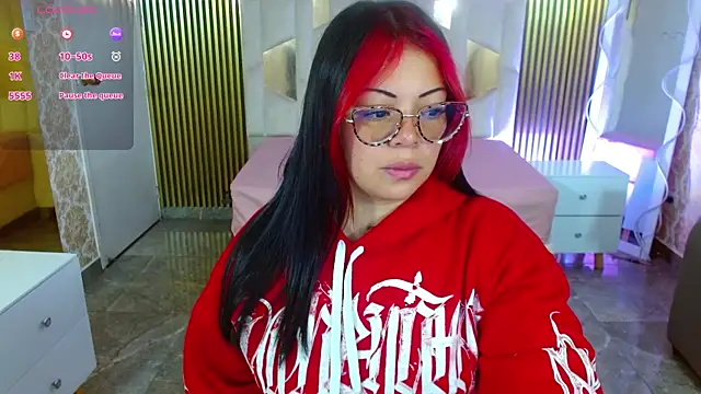 Snapshot of martinna_tay chatting on October 30, 2025, 3:27 am martinna tay online show from October 30, 2025, 3:27 am