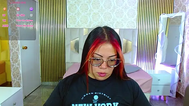 Snapshot of martinna_tay chatting on November 8, 2025, 3:21 am martinna tay online show from November 8, 2025, 3:21 am