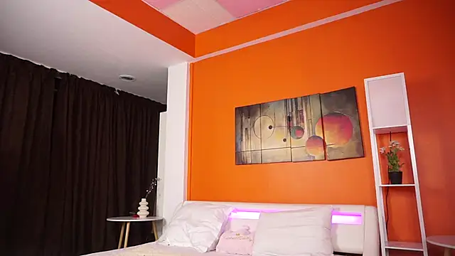 LovingBlondie online show from November 23, 2025, 4:11 am