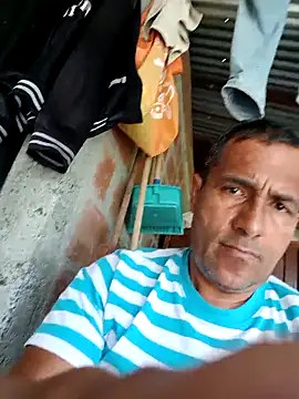 Snapshot of Janle_19c chatting on December 14, 2025, 5:07 pm Janle 19c online show from December 14, 2025, 5:07 pm