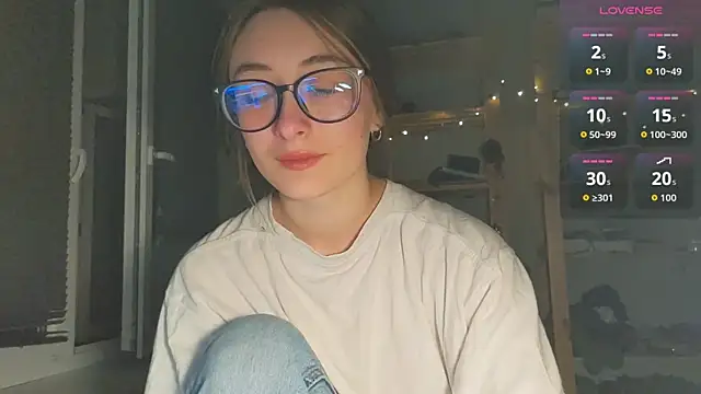 Snapshot of monlight__dana chatting on October 29, 2025, 5:45 pm monlight dana online show from October 29, 2025, 5:45 pm