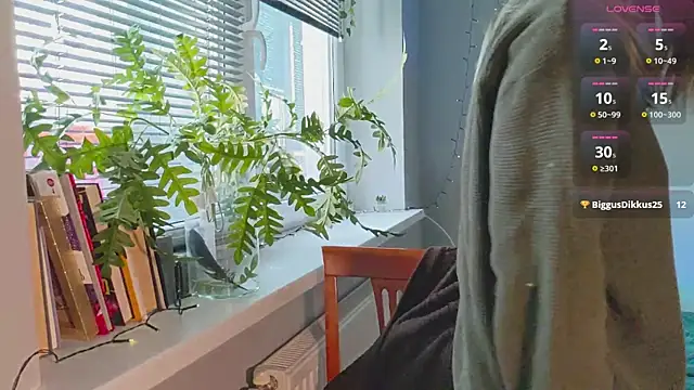 Snapshot of monlight__dana chatting on January 13, 2025, 1:17 pm monlight dana online show from January 13, 2025, 1:17 pm