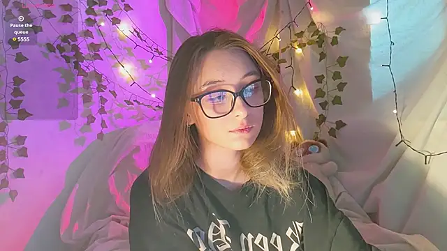 Snapshot of monlight__dana chatting on December 4, 2024, 9:12 am monlight dana online show from December 4, 2024, 9:12 am