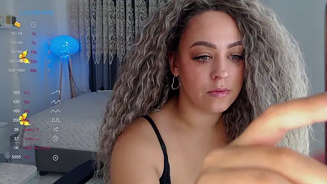 Snapshot of _Just_a_queen_3 chatting on November 11, 2025, 9:59 am Just a queen 3 online show from November 11, 2025, 9:59 am