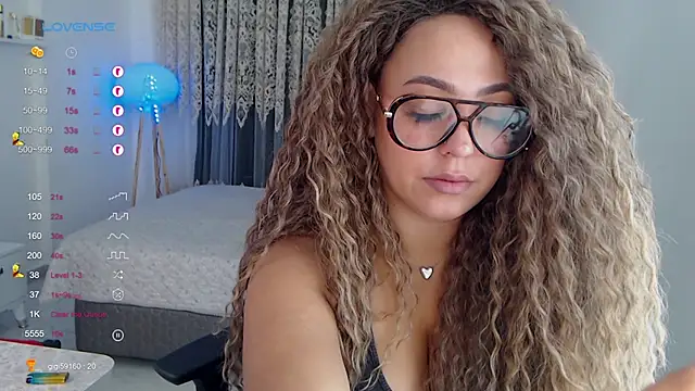 Snapshot of _Just_a_queen_3 chatting on November 16, 2025, 7:13 am Just a queen 3 online show from November 16, 2025, 7:13 am