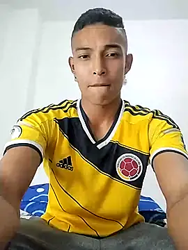 Demiansteven2 online show from March 20, 2025, 11:56 pm