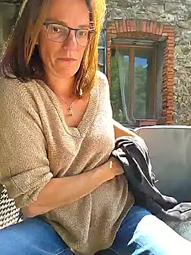 Snapshot of SpiceLea chatting on May 5, 2026, 12:19 pm SpiceLea online show from May 5, 2026, 12:19 pm