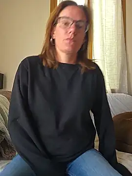 Snapshot of SpiceLea chatting on May 13, 2026, 12:45 pm SpiceLea online show from May 13, 2026, 12:45 pm