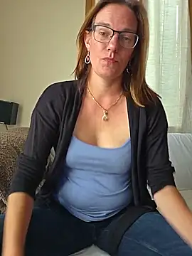 Snapshot of SpiceLea chatting on May 14, 2026, 12:13 pm SpiceLea online show from May 14, 2026, 12:13 pm