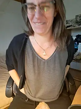 Snapshot of SpiceLea chatting on February 21, 2025, 12:38 pm SpiceLea online show from February 21, 2025, 12:38 pm