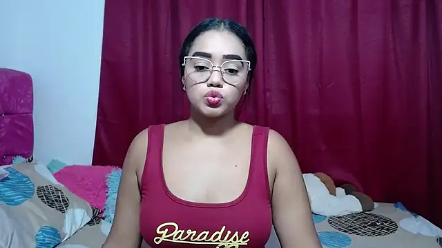 Snapshot of kiara_milf_ chatting on April 1, 2026, 10:07 pm kiara milf online show from April 1, 2026, 10:07 pm