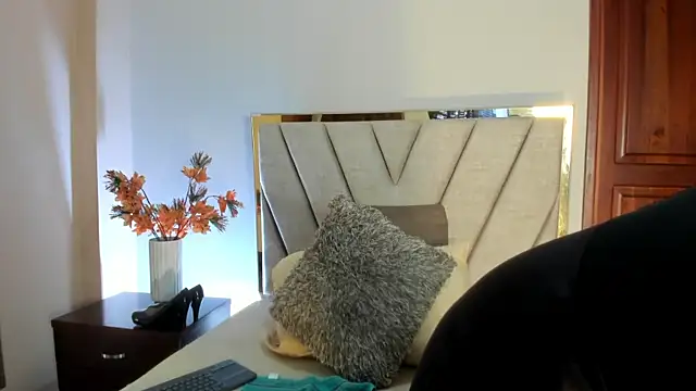 AlissaNix online show from January 5, 2026, 11:30 pm