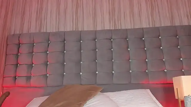 Snapshot of Poacahontasfg chatting on November 28, 2025, 4:12 am Poacahontasfg online show from November 28, 2025, 4:12 am