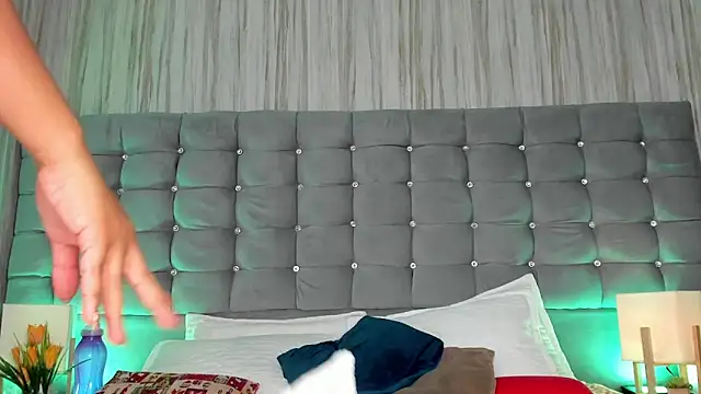 Poacahontasfg online show from February 10, 2026, 3:49 am