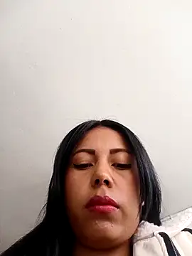 Snapshot of _andrea30 chatting on November 19, 2025, 11:43 am andrea30 online show from November 19, 2025, 11:43 am